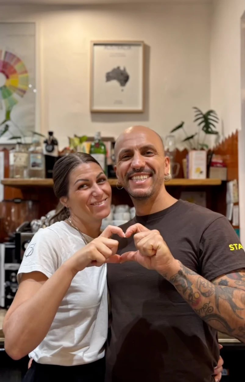 Maykol e Alice al banco di MANLY The Office